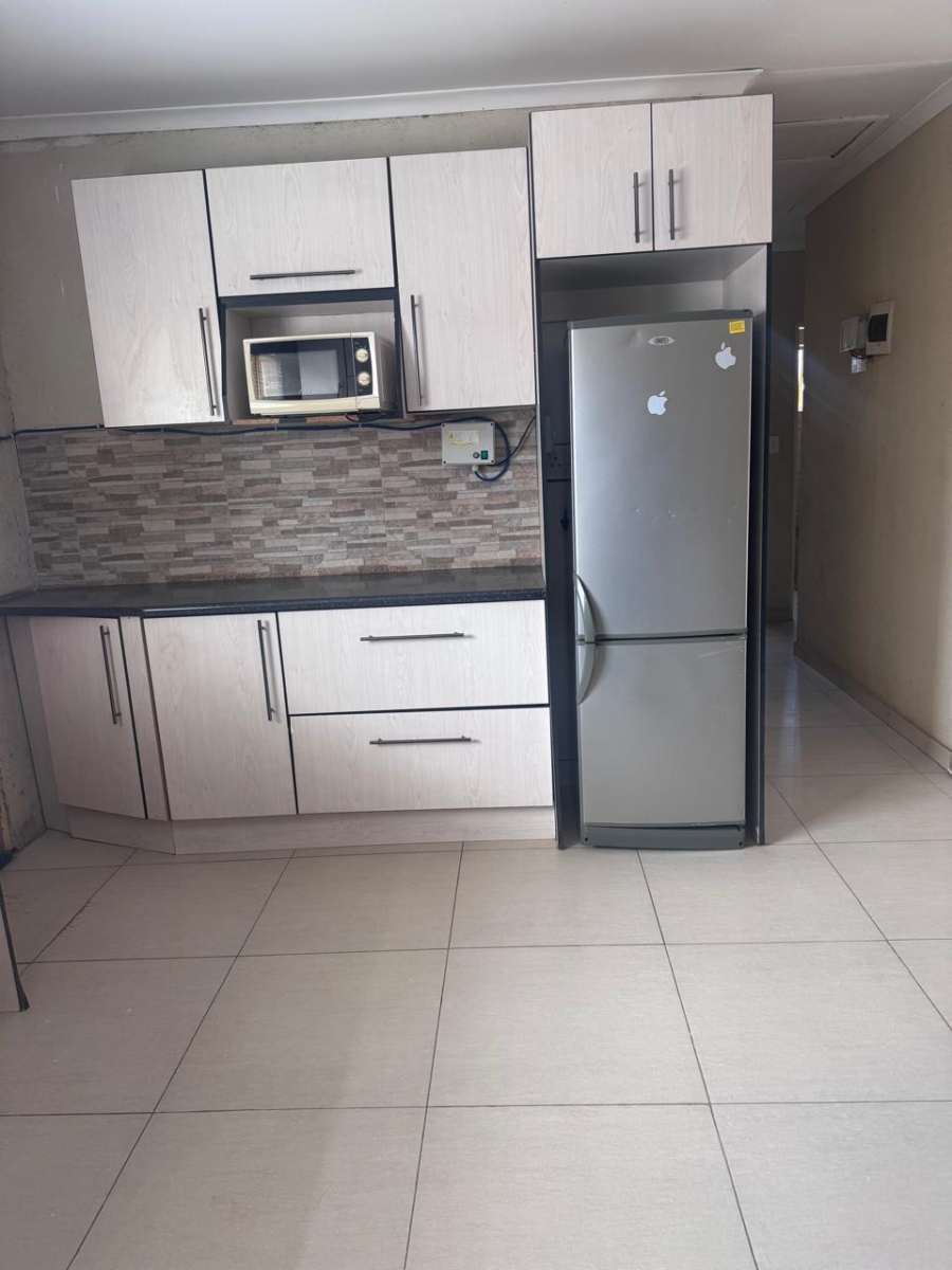 To Let 2 Bedroom Property for Rent in Magogoe North West